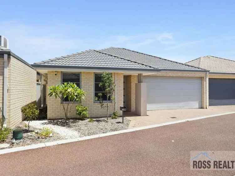 Banksia Grove Family Home 3 Bed 2 Bath Double Garage