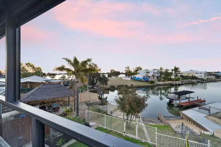 Canal & Estuary Views 5-Bed Rammed Earth Home South Yunderup