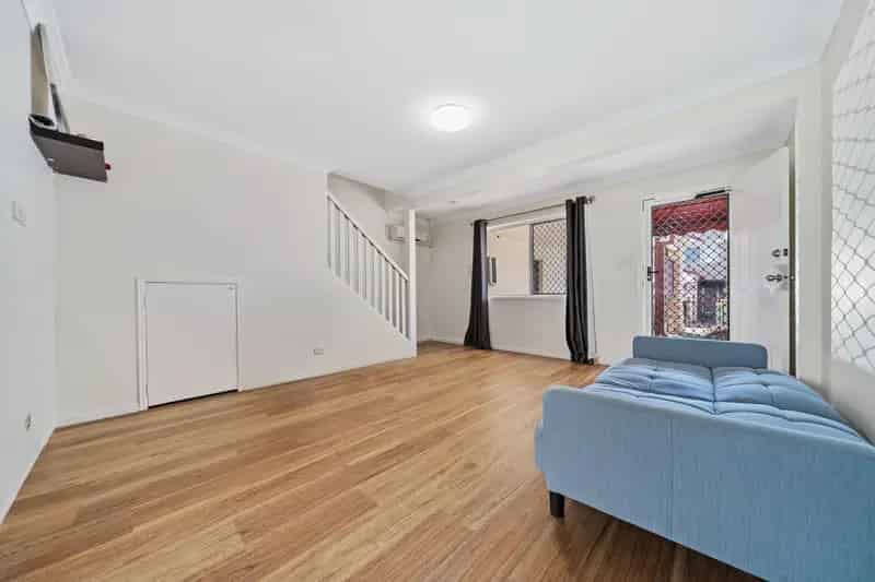 Beautiful Townhouse in the heart of Capalaba!