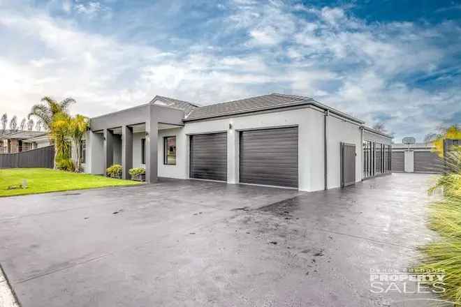 House For Sale in Moe, Victoria