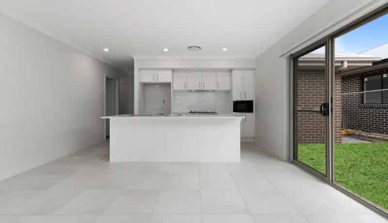 Lease Four Bedroom House in Cliftleigh with Spacious Backyard and Modern Features