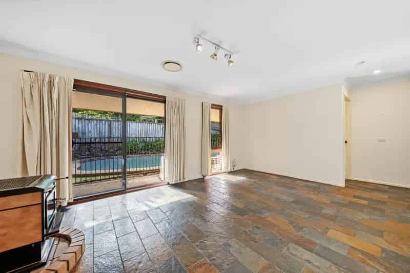 Real Estate For Sale - 12 Paxton Crescent - Cherrybrook , NSW