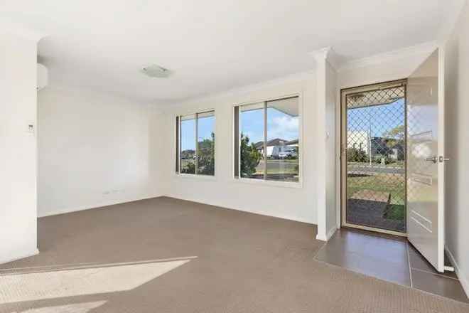 Modern 3-Bedroom Home in Popular Rutherford Precinct