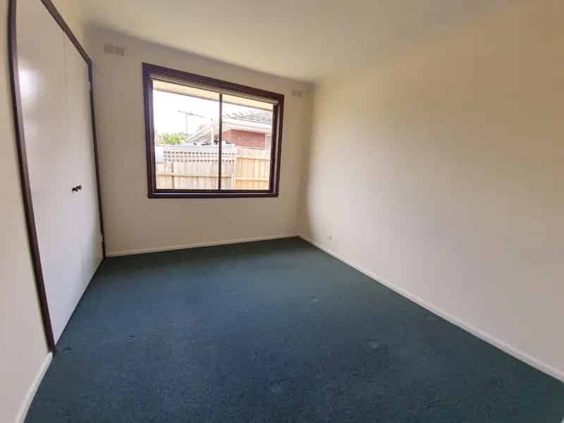 Buy Block of Units Spacious Unit in Chadstone with Secure Yard
