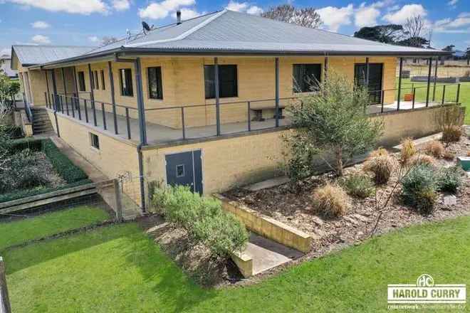 House For Sale in Tenterfield, New South Wales