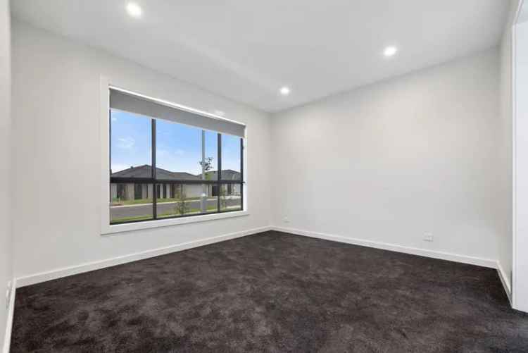 Brand New Dual Occupancy Home Tahmoor 4 Bed Main House 2 Bed Granny Flat