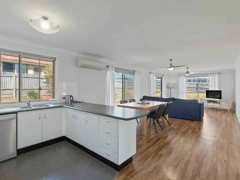 Investment opportunity buy house spacious family home with four bedrooms