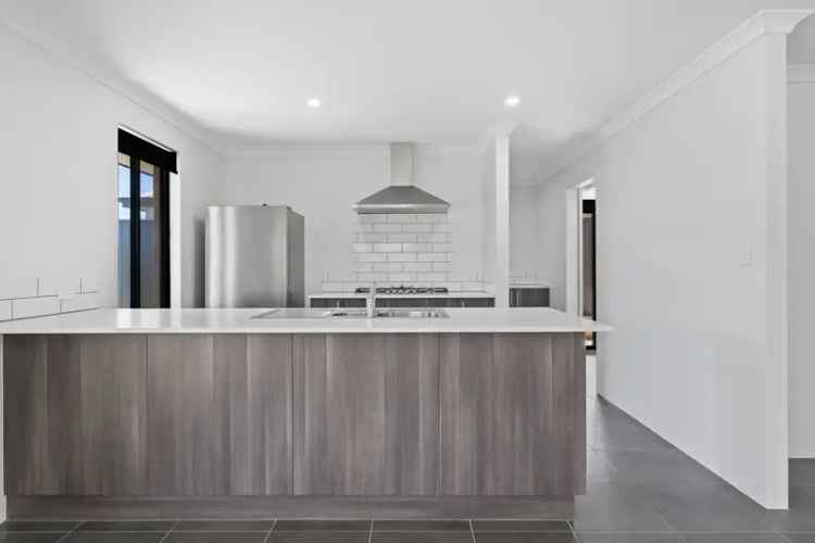 Brand-New Luxury Living in Baldivis - Modern Design, Prime Location!