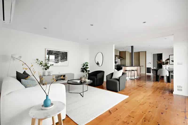 Easy-Living Family Retreat by the Buzz of Union Road