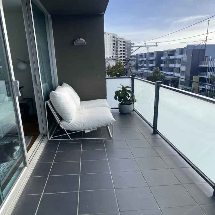 3 Bedroom Furnished Apartment Melbourne 313m²