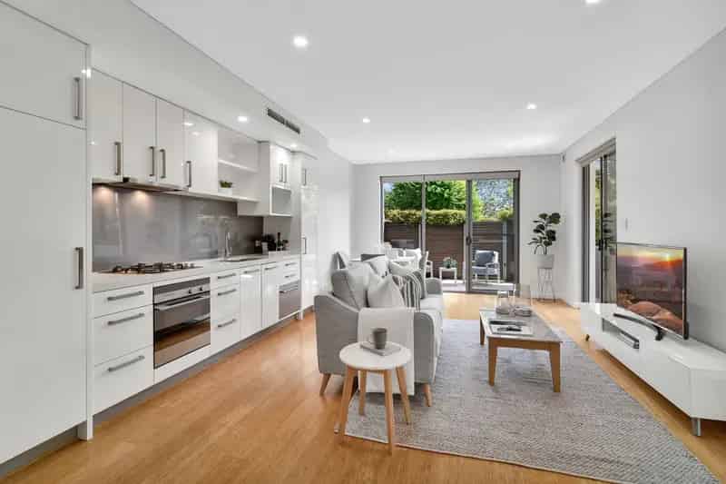 Real Estate For Lease - 2/15 Kooringa Road - Chatswood , NSW