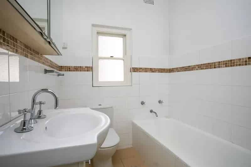 Real Estate For Lease - 1296 Pittwater Road - Narrabeen , NSW