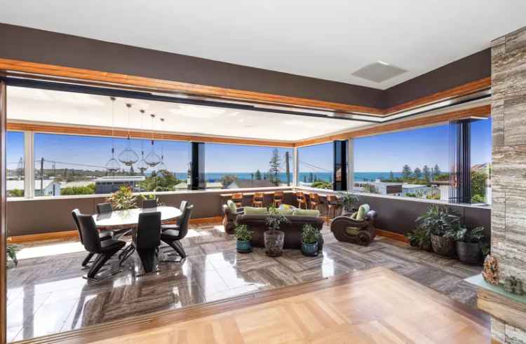 North Facing - Architecturally designed Masterpiece - Stunning Ocean Views