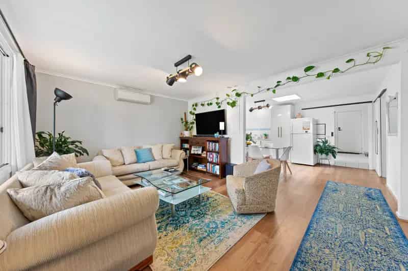 YOU MUST TAKE A LOOK -- Timeless Charm in Drouin's Blue-Chip Location