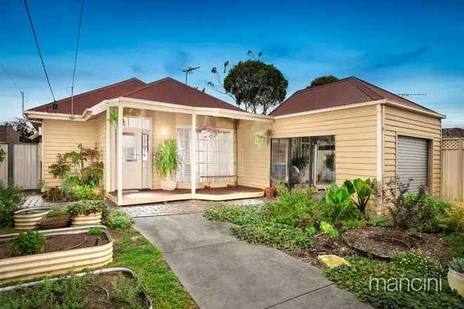 House For Sale in Melbourne, Victoria