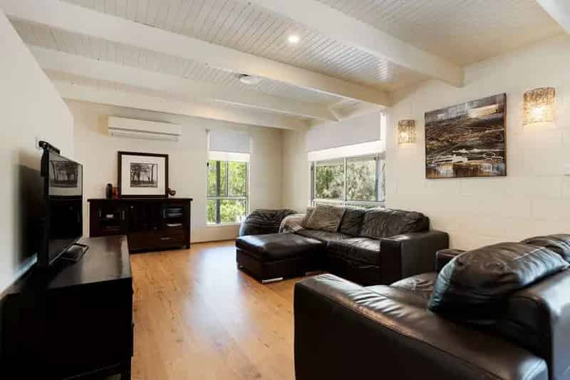 Buy Rural Property in Castlemaine with Modern Comfort and Spacious Living