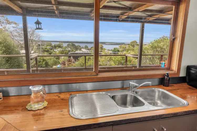 House For Rent in Mallacoota, Victoria