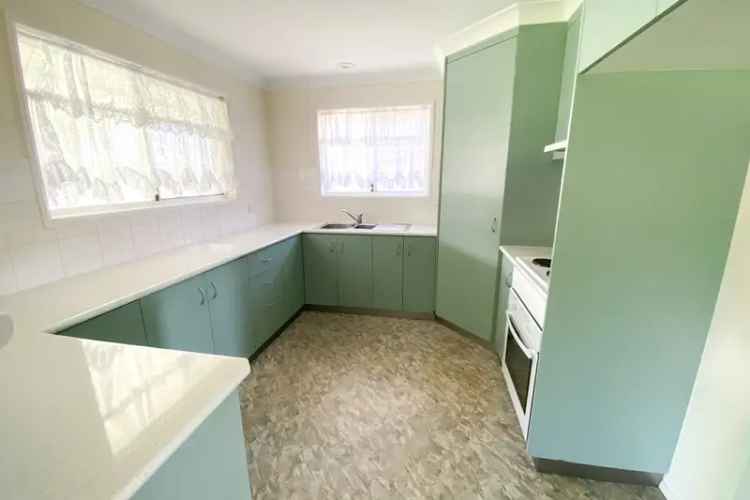 House For Rent in 12, Crosby Street, Toowoomba, Queensland