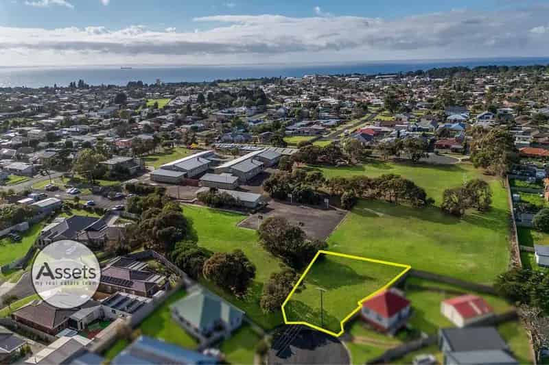 Build Your Dream Home in Portland on a Quiet 699m² Allotment