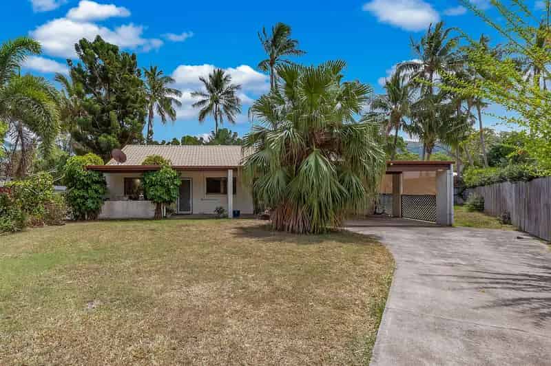 Charming Whitsundays Coastal Property