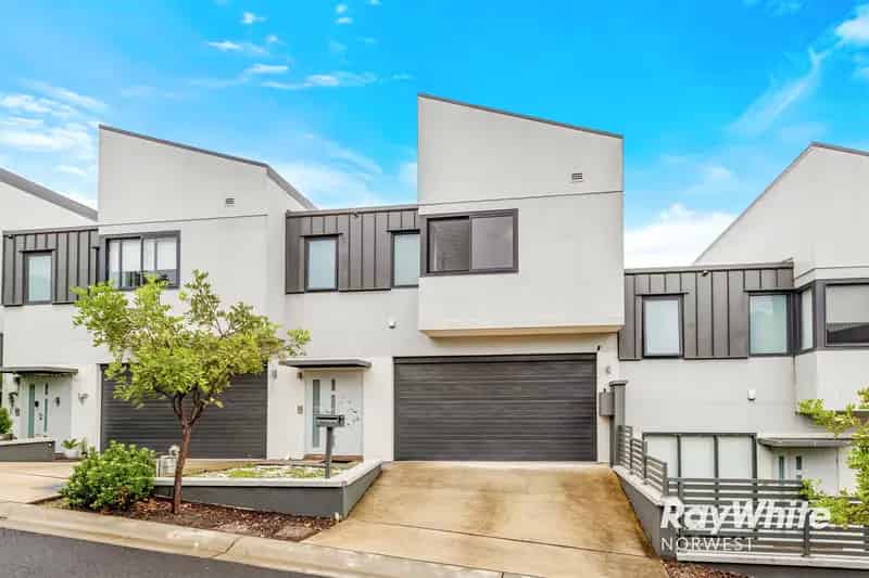Buy Modern Townhouse in Kellyville with Convenient Location and Features