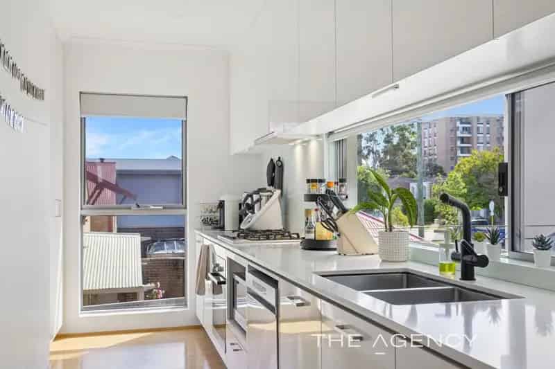 Unit For Sale - 3/27 Pollard Street, Glendalough WA 6016