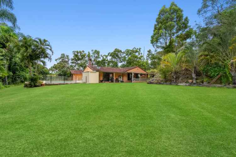 Renovator's Delight Sprawling On Impressive 4.07ha Acreage Block!