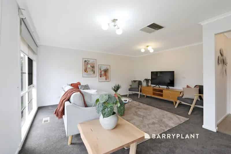 A Hidden Gem in a Blue-Chip Location – Space, Style & Superb Convenience  