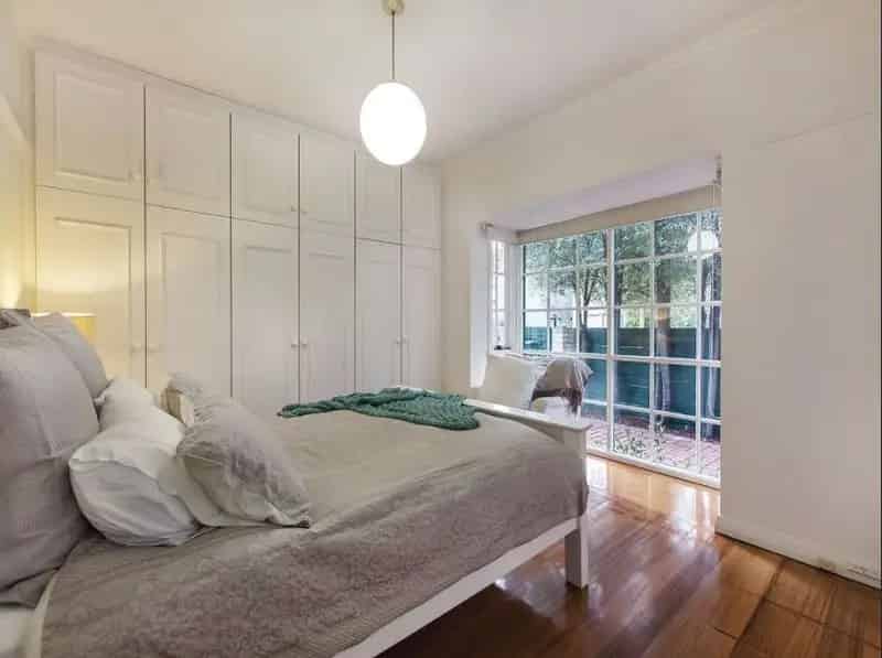 HOUSE IN PRAHRAN Location, Location, Location!!
