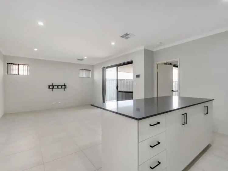 Near New 3x2 Home in Banksia Grove