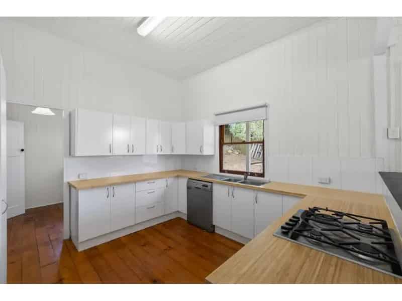 Hidden Gem In Teneriffe - Perfect For Family Living