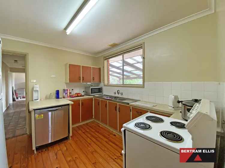 House For Rent in District of Weston Creek, Australian Capital Territory