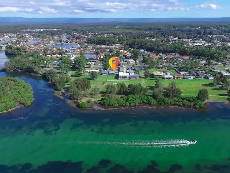 Buy house waterfront reserve in Sussex Inlet with scenic views