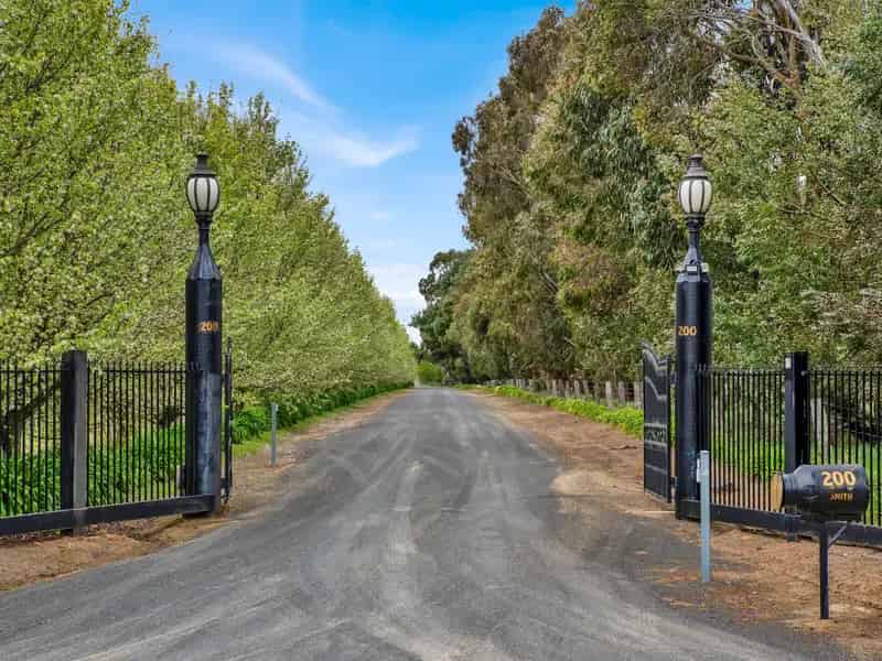 "Kyneton Park Estate" - Impressive, Multipurpose & Price Adjustment