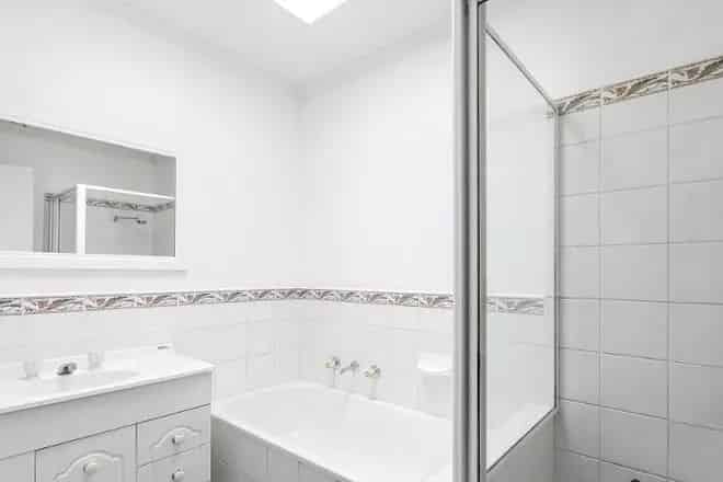 House For Rent , 44, Crawford Street, Melbourne, Victoria
