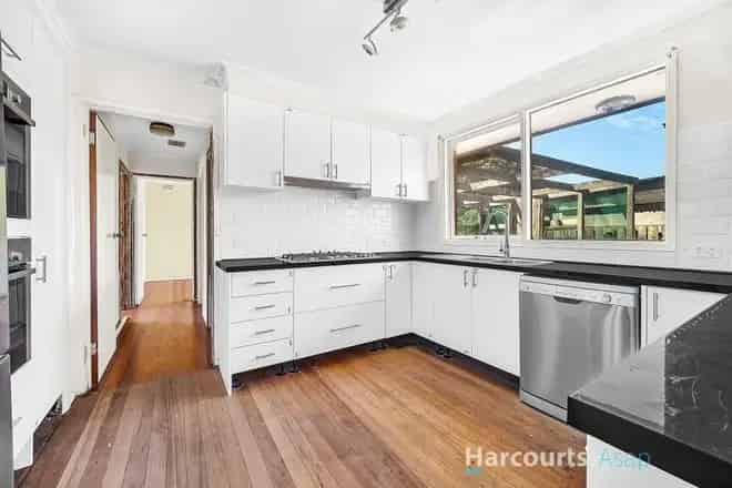 House For Sale , 7, Cambridge Drive, Melbourne, Victoria