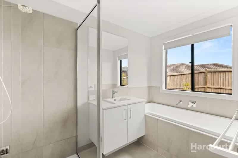 Modern Comfort & Space In Waterford Rise
