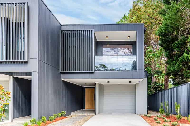 Stunning Architecturally Designed Duplex in Prime Location