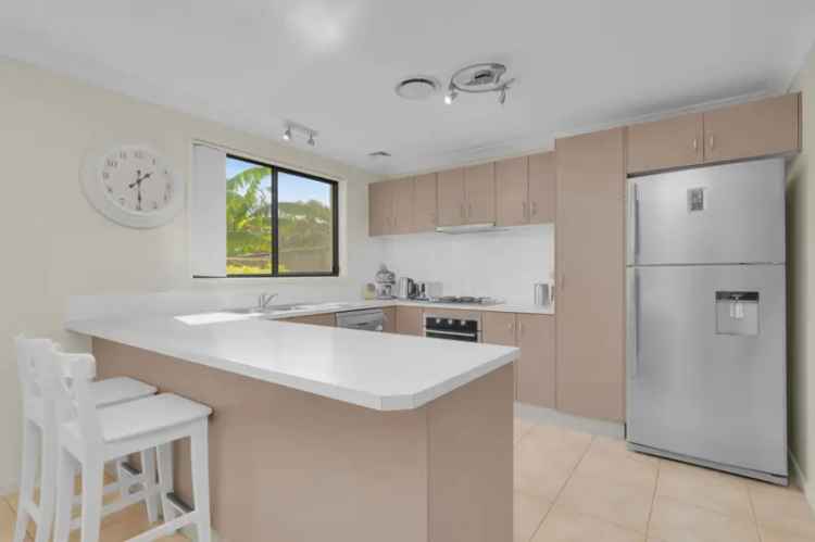 4 Bed Townhouse Near Schools Shops Minto NSW