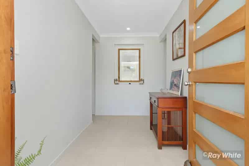 Big Shed, Pool, 4555m2 Block, Close To The Beach, 5 Bedrooms, 3 Living Areas