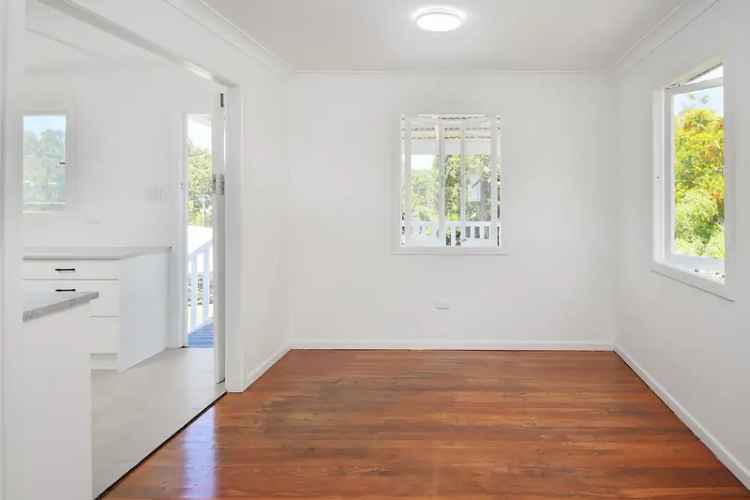 FULLY RENOVATED HOME IN MOUNT GRAVATT EAST