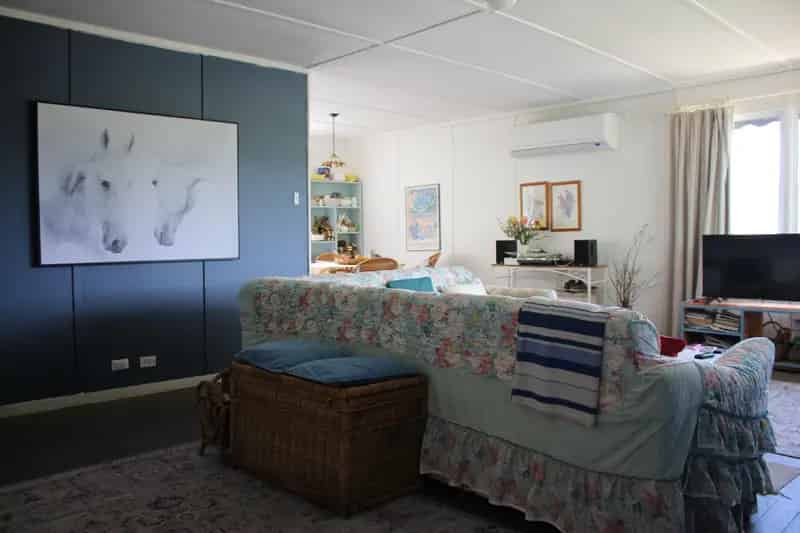 Buy house in Khancoban with 3 bedrooms and a serene garden