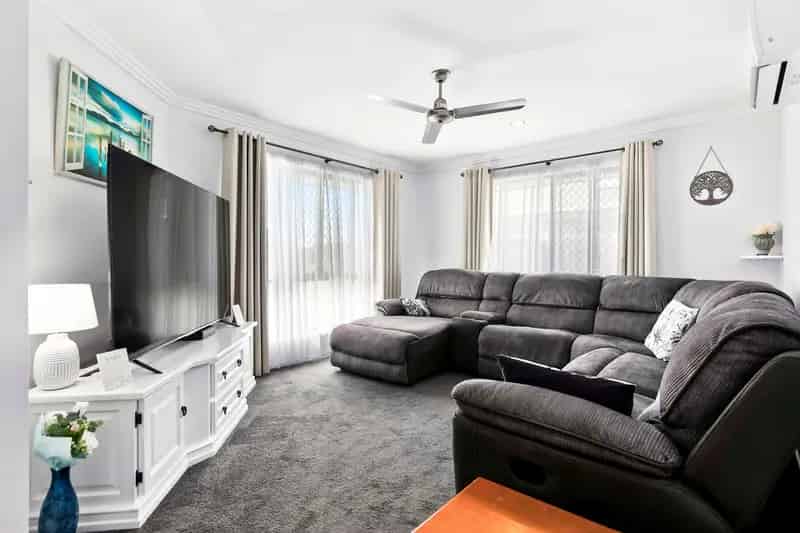 Beautiful 4-Bedroom Home with Pool - Ideal for Family Living