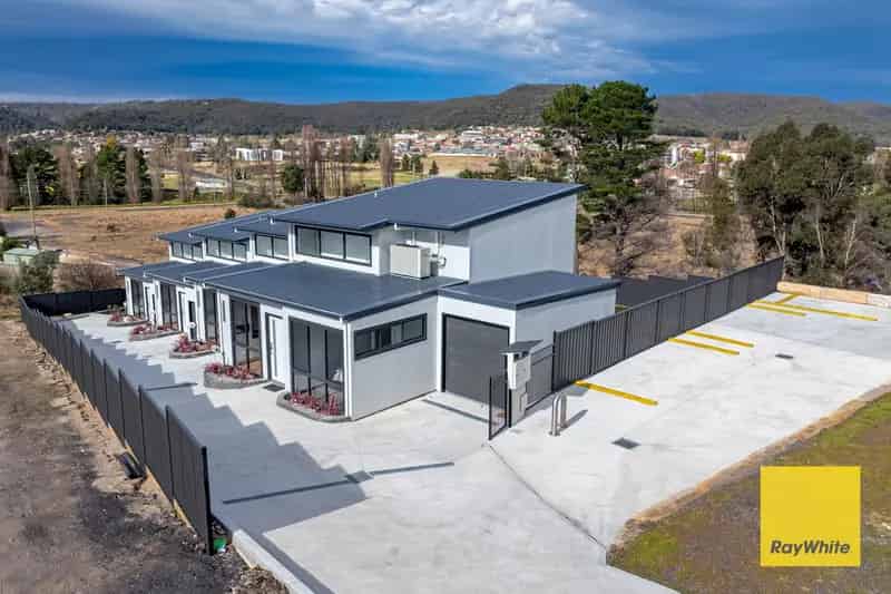 Buy block of units in Lithgow with 13 bedrooms and modern features