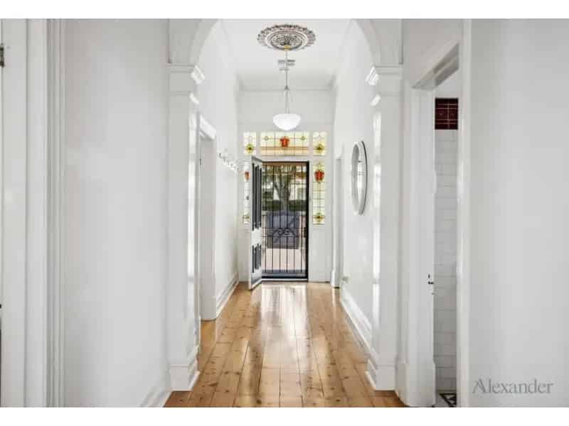 Stunning 4/5 Bedroom Home