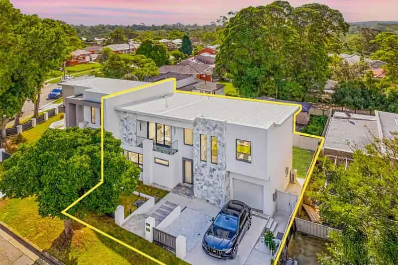 Brand New Luxury 5-Bedroom Duplex - Spacious & Elegant Living