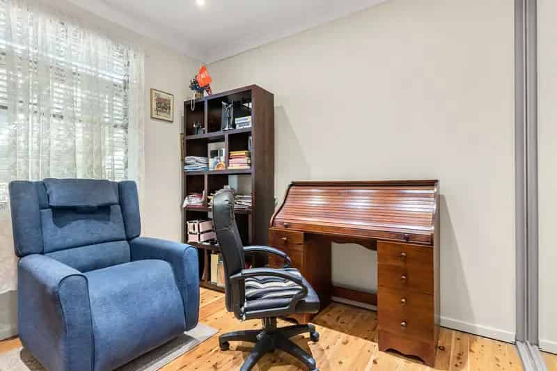 Lease Spacious Villa in Bexley with Courtyard and Modern Features