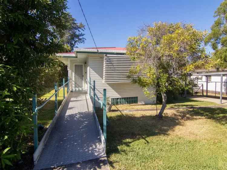 Tiled Family Home Near Amenities