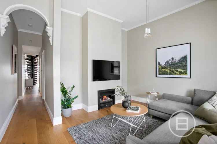 House For Sale in Melbourne, Victoria