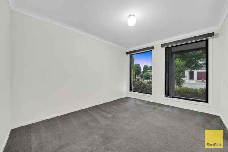 Buy House in Tarneit with Luxurious Design and Modern Amenities